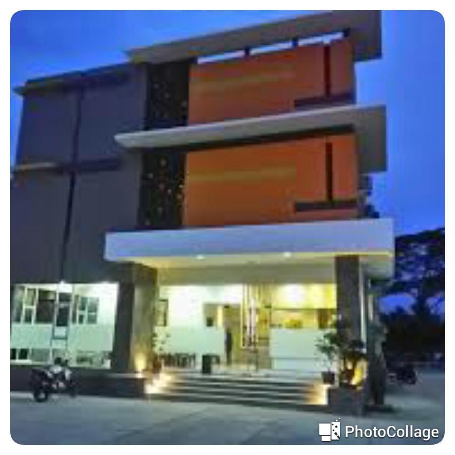 Gaia Asri Hotel Pamanukan Hilir Esterno foto
